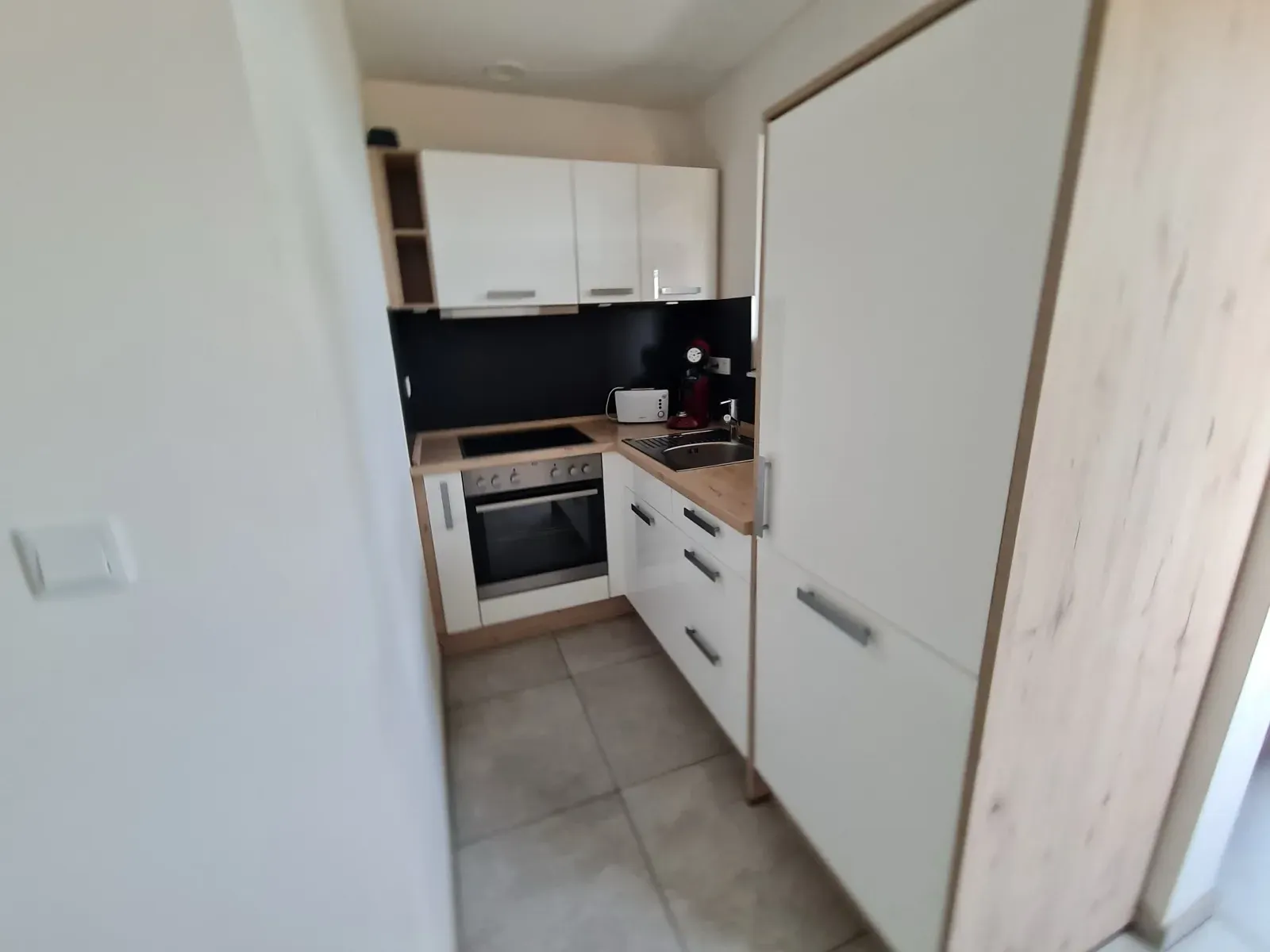 Haus 2a: Einbauküche mit AEG-Geräten